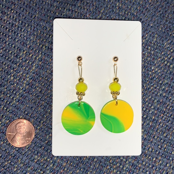 Oregon Ducks 🦆 Themed Handcrafted Earrings - Picture 4 of 8